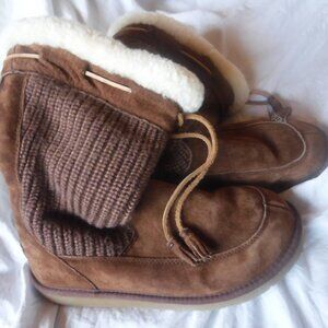 UGG Women’s Suburb Crochet Brown Boots Size 10 Suede Shearling Lining 5124